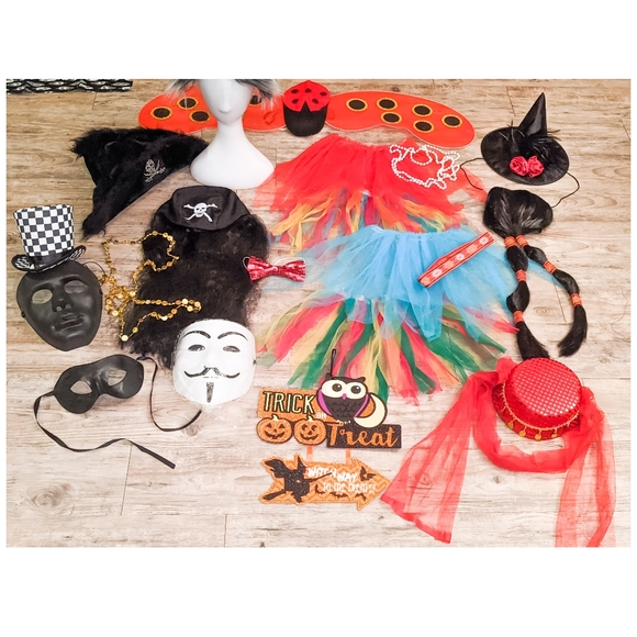 22 Piece Halloween Costume Accessories Set - Picture 10 of 10